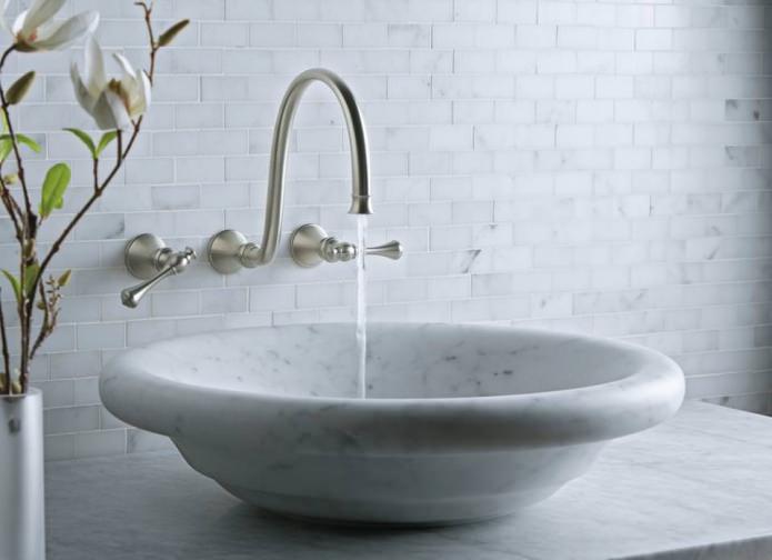lavabo de bany de marbre