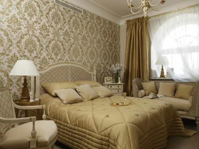 Paper pintat amb textura a l'interior del dormitori