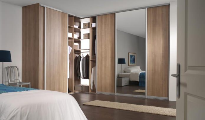 armari encastat incorporat al dormitori