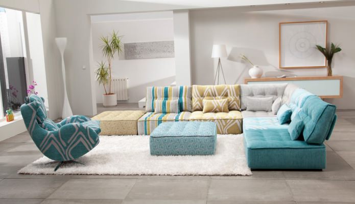 Γωνιακός καναπές για σαλόνι από διαφορετικά τετράγωνα