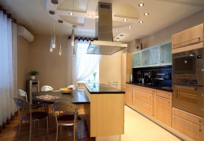 Stretch stropný dizajn v kuchyni