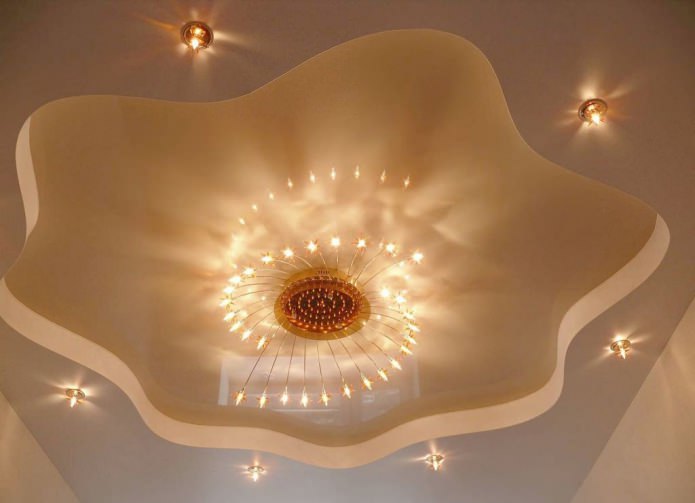 Osvětlený strop ze sádrokartonu v kuchyni
