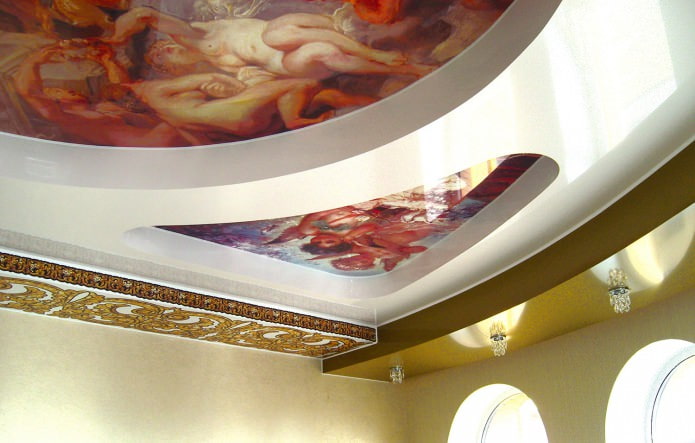 sádrokartonový strop v kuchyni na různých úrovních