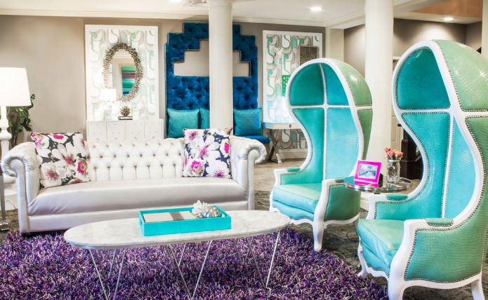 Máta fialový obývací pokoj