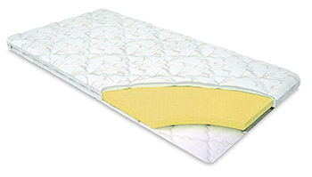 cienki materacyk na kanapie wykonany ze sztucznego lateksu