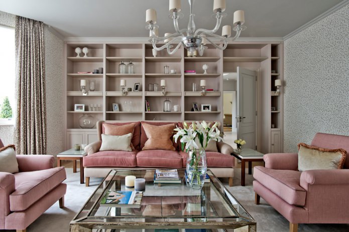 Ružová v dizajne obývacej izby