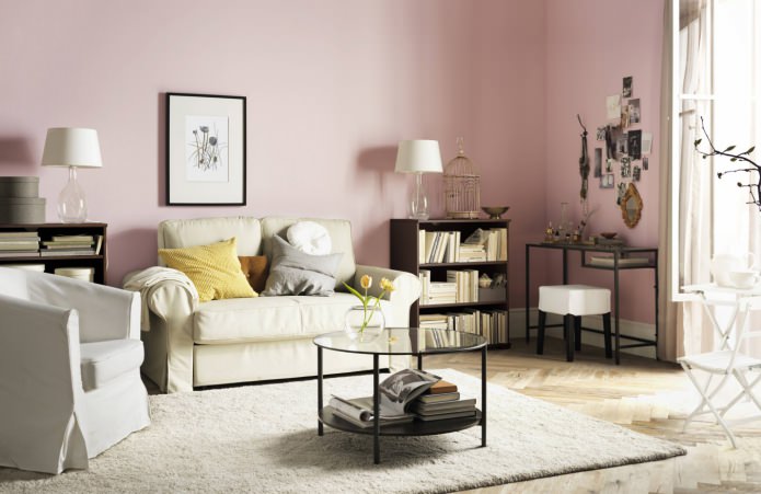 vaaleanpunainen olohuone