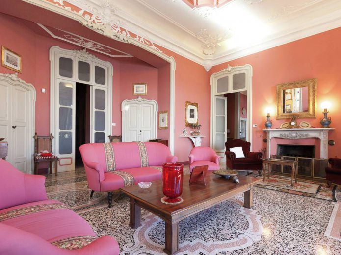 Ροζ χρώμα στο σαλόνι