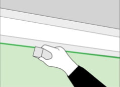 Pemasangan papan skirting di siling regangan