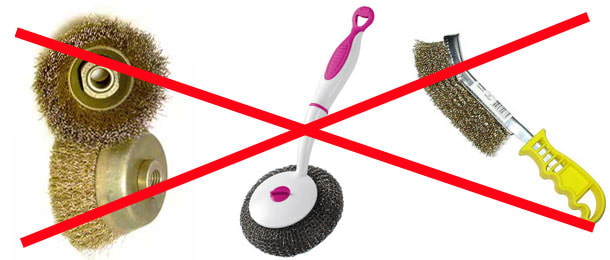 N'utilisez pas de brosse à poils durs pour nettoyer les carreaux de céramique.