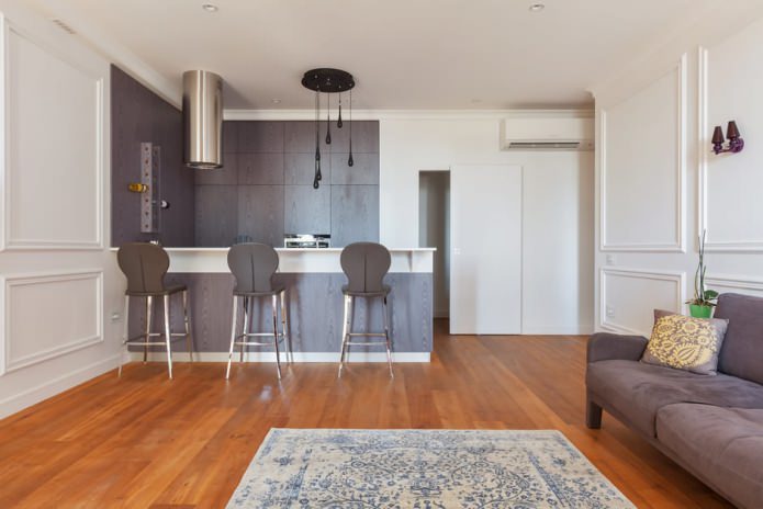 barový pult v dizajne kuchyne-obývacej izby