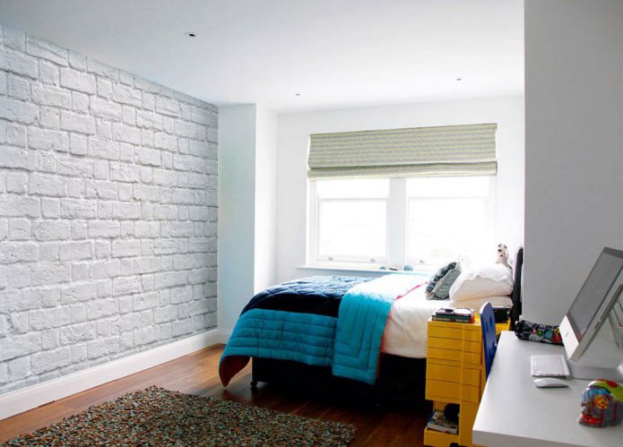 Kertas dinding di bawah bata putih dalam reka bentuk tapak semaian