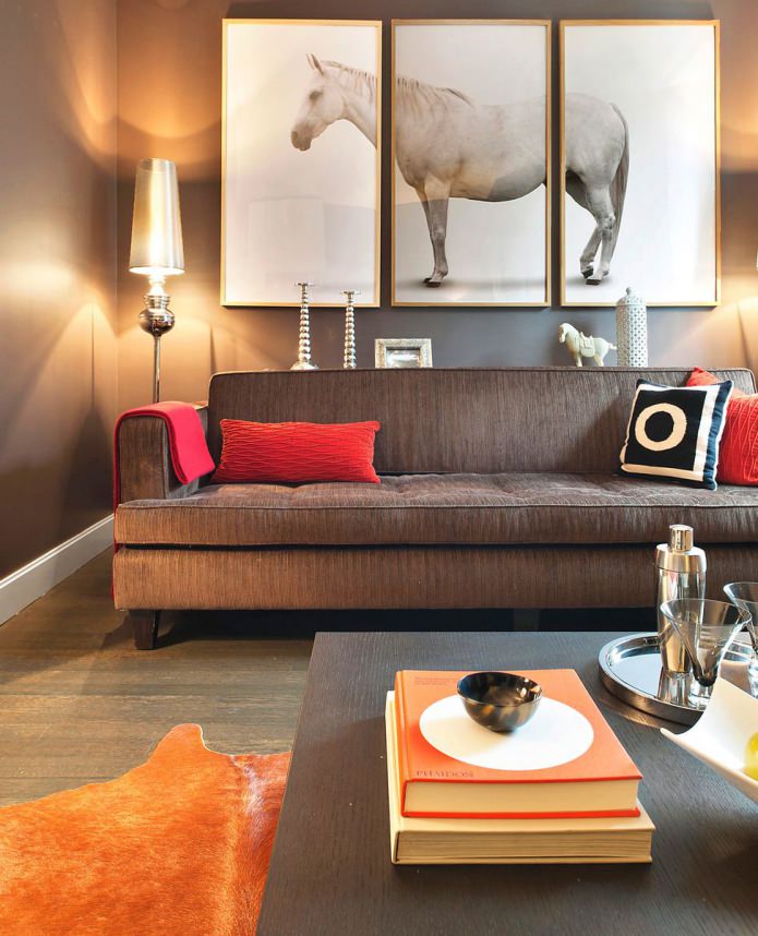 bức tranh mô-đun ngựa trong thiết kế phòng khách