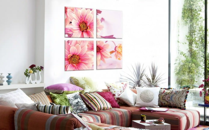 moderní modulární obraz v interiéru obývacího pokoje