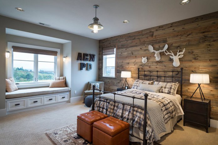 Phòng ngủ với bức tường gỗ