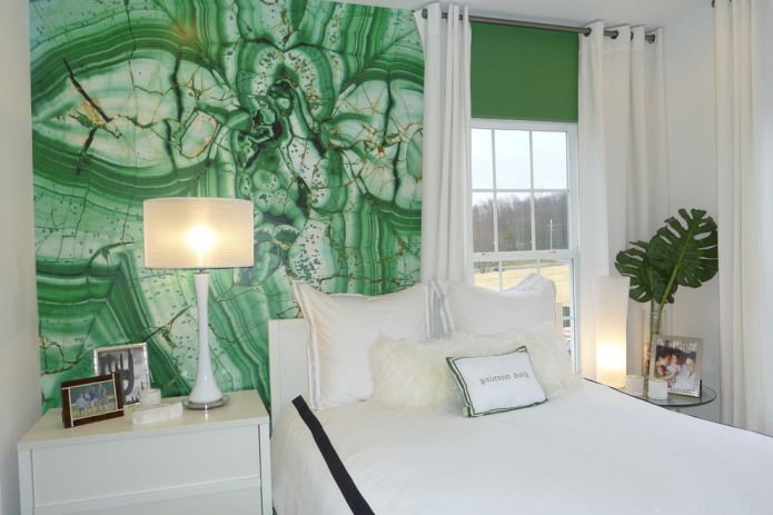 Yatak odasında yeşil duvarlar