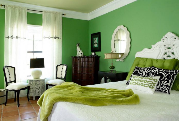 zelená spálňa v tóne s textíliami