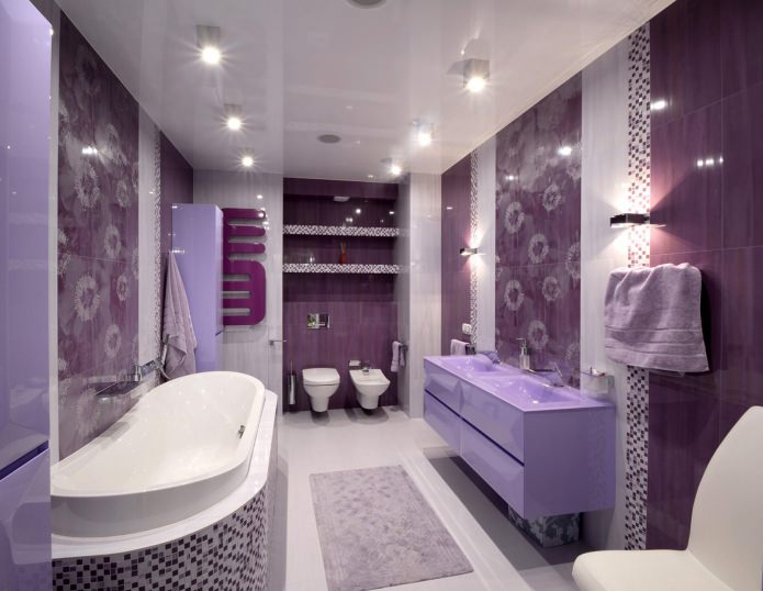 лилав интериор на баня в модерен стил