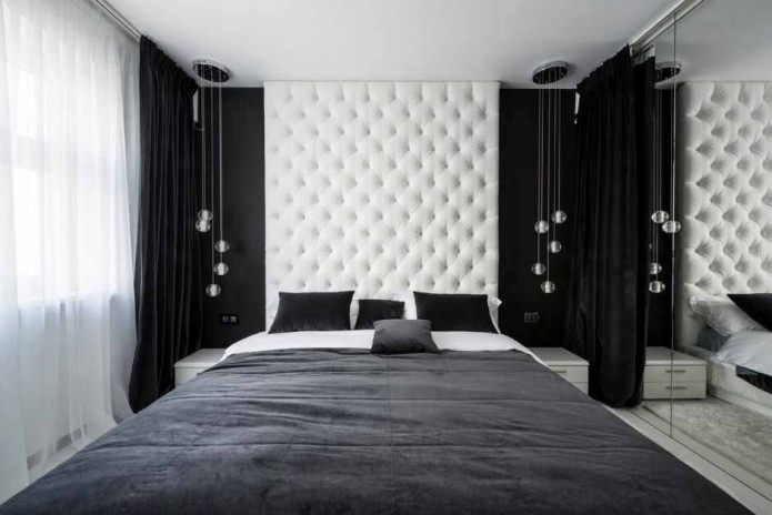 Interiorul dormitorului în alb și negru