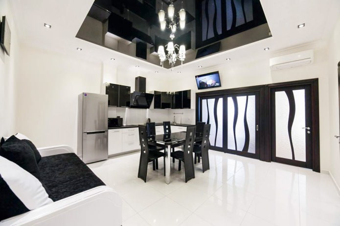 Μαύρο και άσπρο εσωτερικό σαλόνι κουζίνας