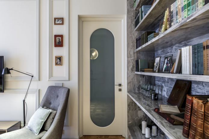 Εσωτερική πόρτα με γυαλί