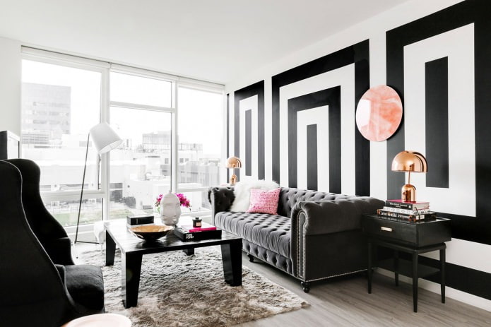 Papel de parede preto e branco na sala de estar