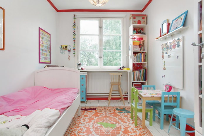 compacte babykamer in Scandinavische stijl