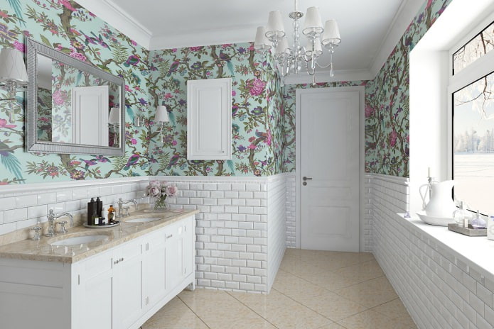 połączenie pastelowej tapety z jasnym wzorem i dekoracyjnymi cegłami w łazience