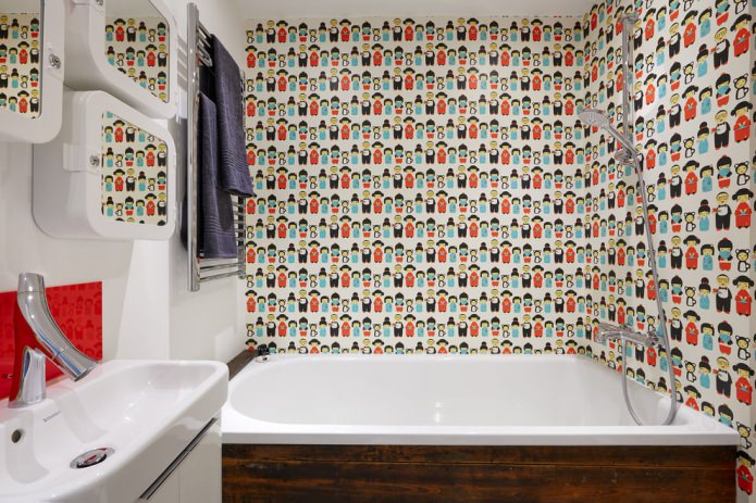 Giấy dán tường tự dính trong thiết kế phòng tắm