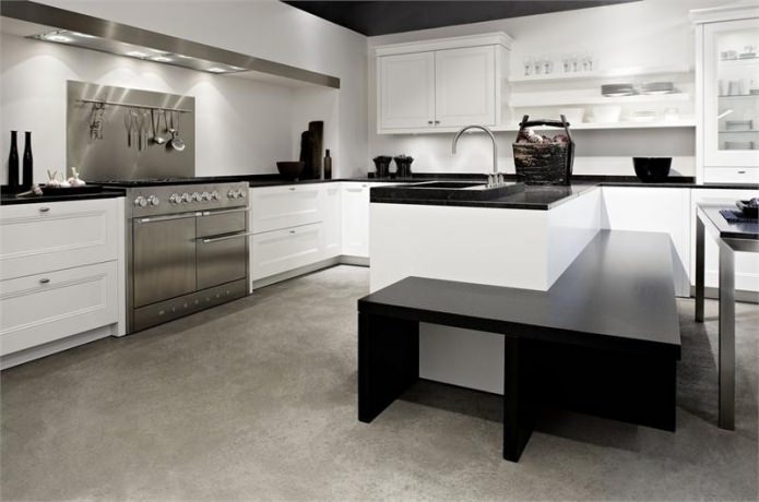 dapur hitam dan putih dengan gaya moden