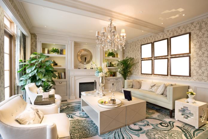 Bēšas krāsas tapetes dzīvojamās istabas interjerā klasiskā stilā