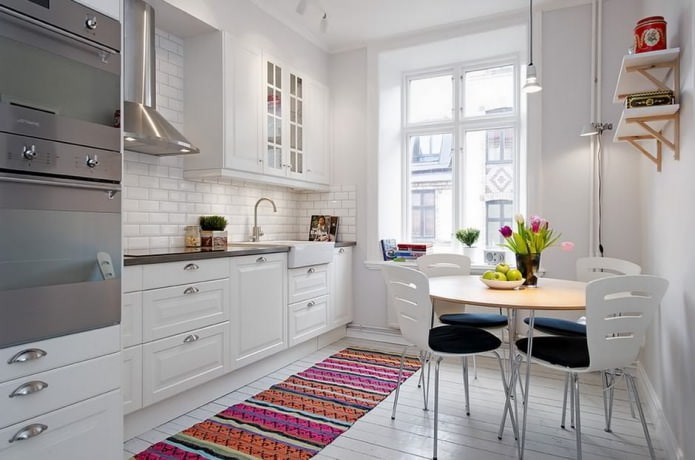 Dapur putih gaya Scandinavia
