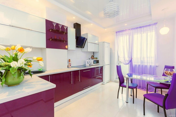 keittiön sisustus violetti sävyjä