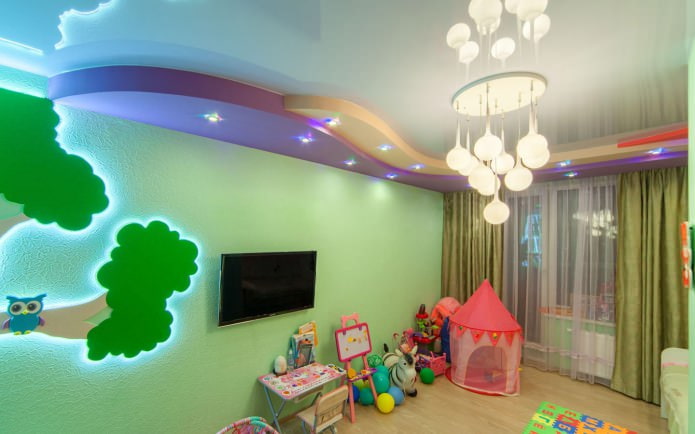 napínací strop v dětském pokoji (osvětlení)