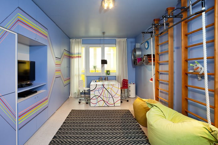 vaikų kambaryje mėlynos vieno lygio įtemptos lubos