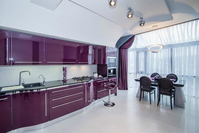 cucina bianca e viola