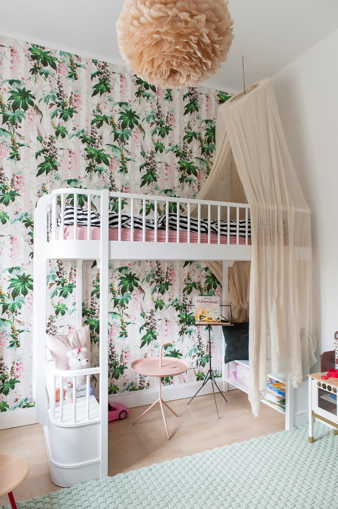dekorativt design af et soveværelse til en pige