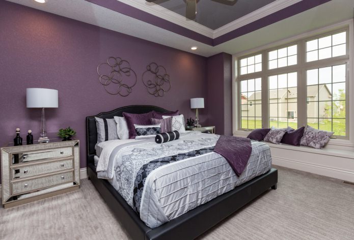 violetti makuuhuone