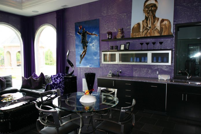musta ja violetti olohuone