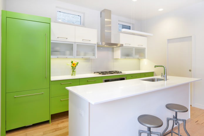 set verde chiaro in cucina