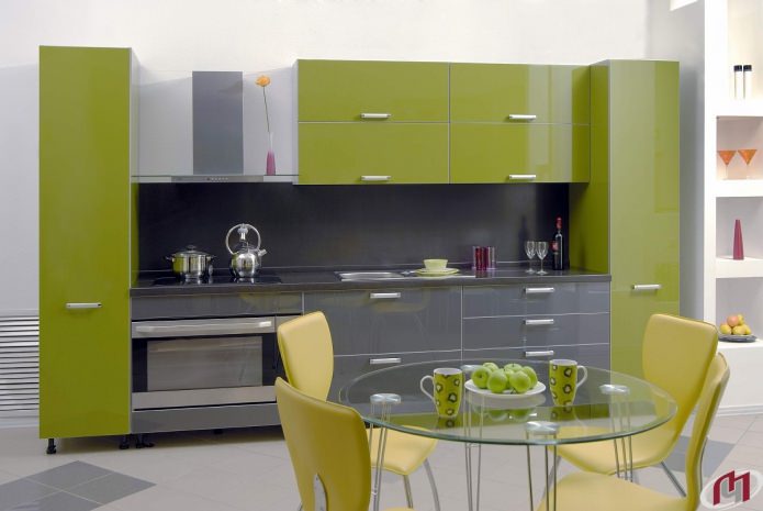 Pilka-žalia virtuvė