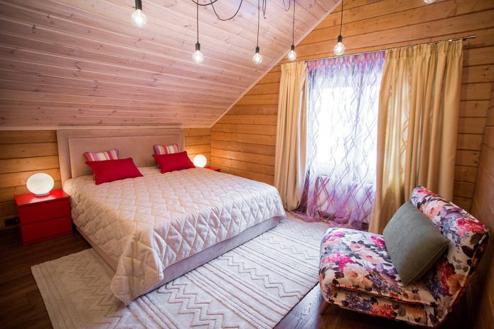 camera da letto con tende classiche