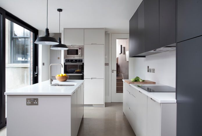 Черна и сива матова кухненска фасада
