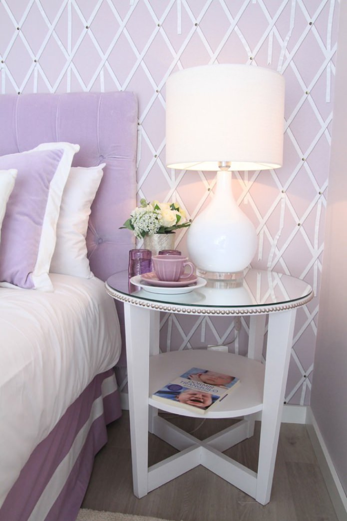slaapkamer met lila muren