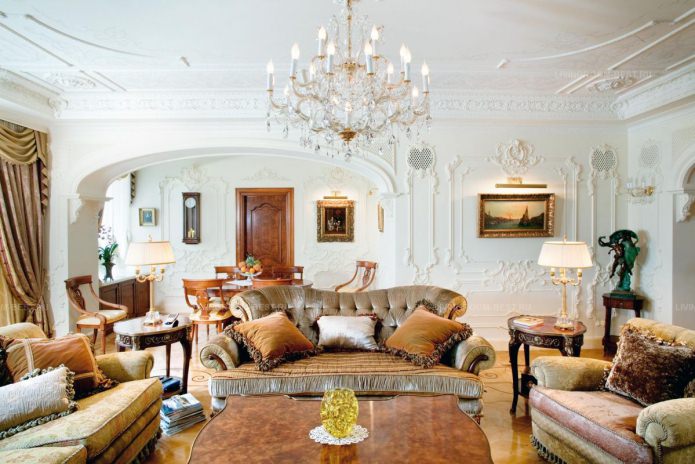 диван и два фотьойла в барокова стая