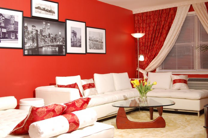 moderní červený a bílý obývací pokoj
