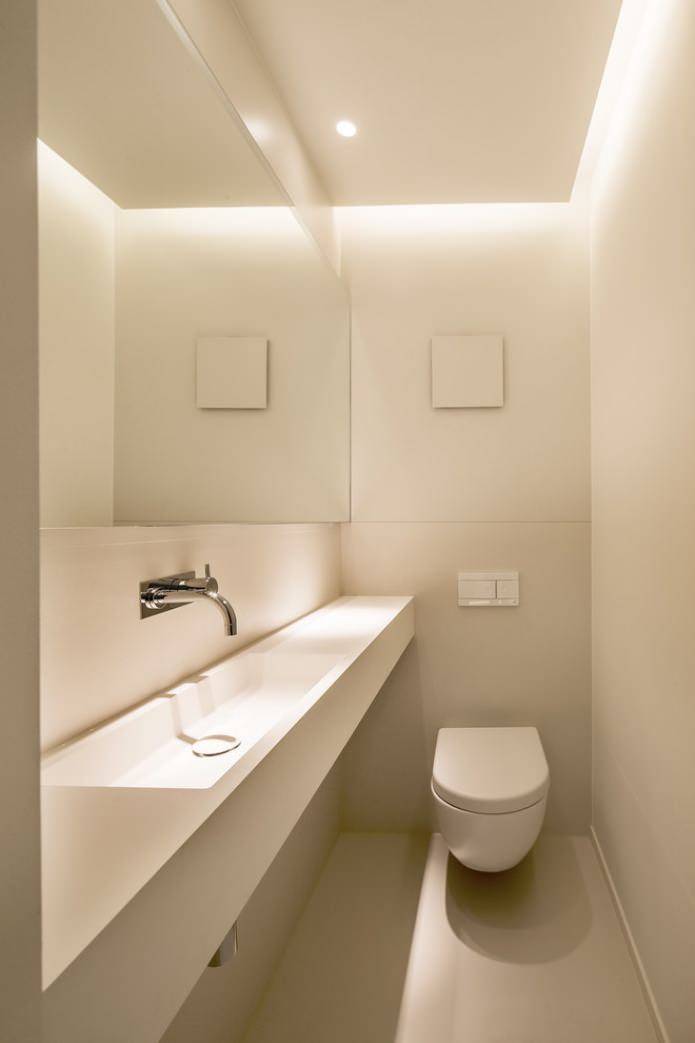 toilettes en blanc