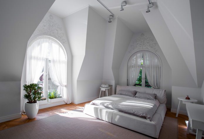 bilik tidur kontemporari berwarna putih