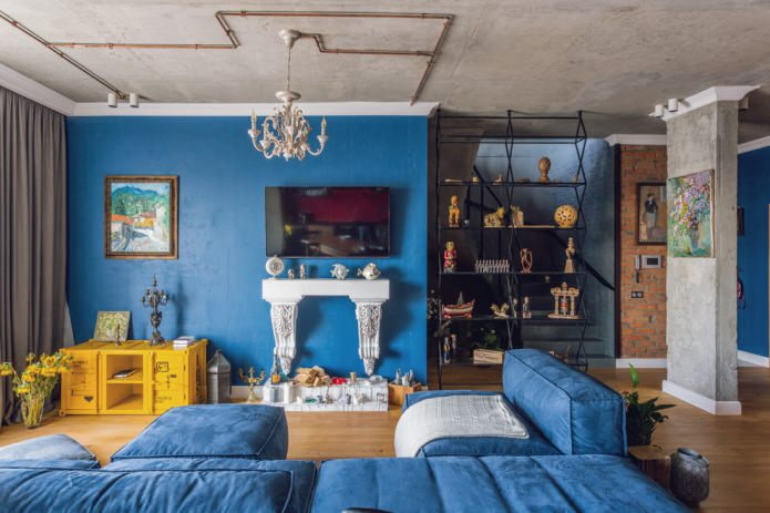 modré stěny v obývacím pokoji