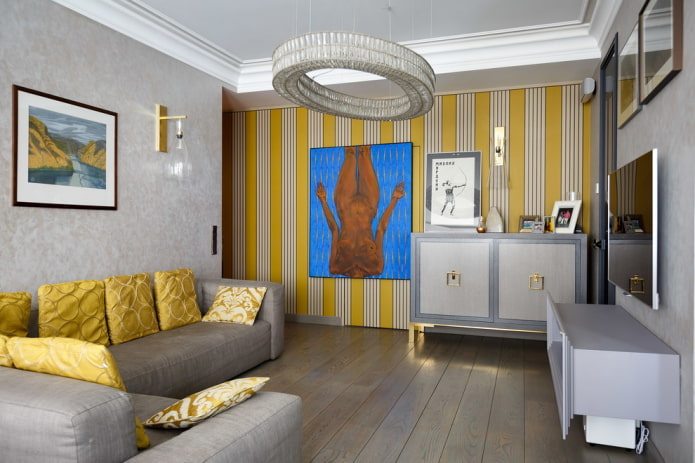Žlto-sivá tapeta v obývacej izbe